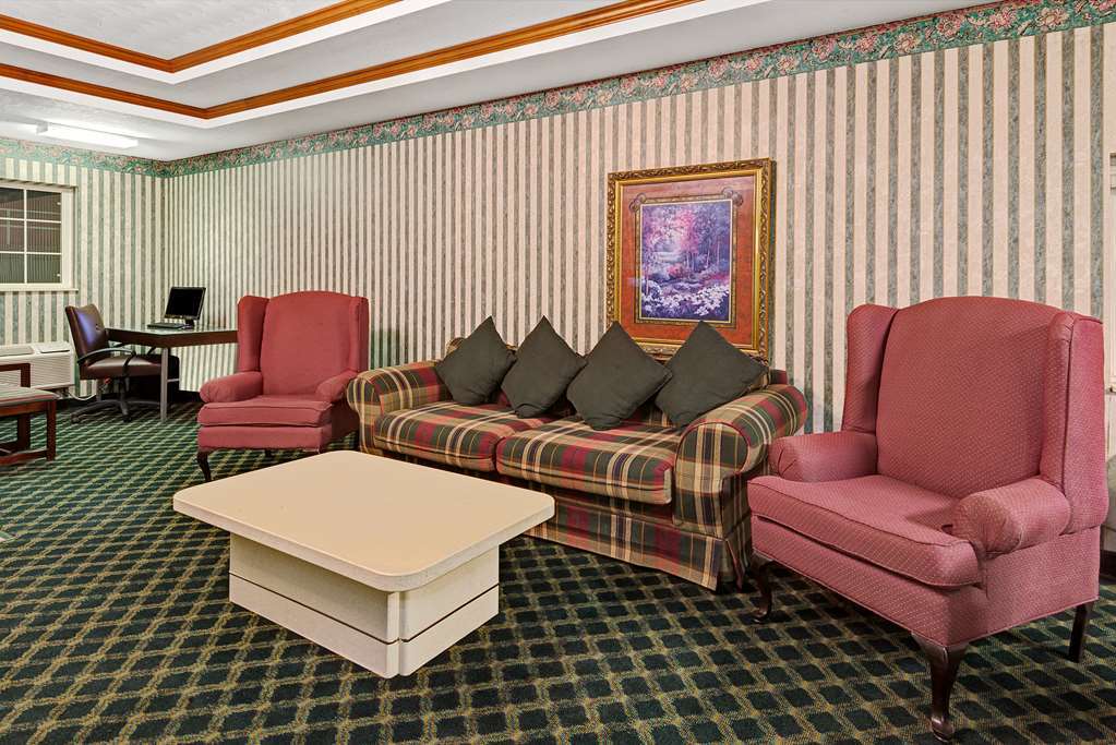 Отель Super 8 By Wyndham De Soto Интерьер фото